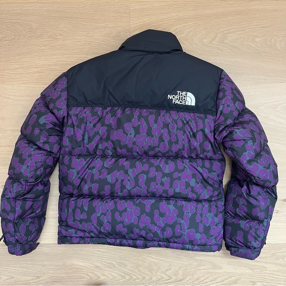 Women’s The North Face leopard print 1996 retro Nuptse 700 down jacket - Picture 3 of 3